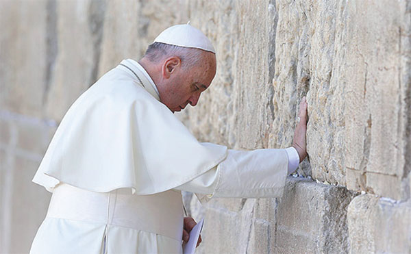 Pope Francis at the Wailing Wall